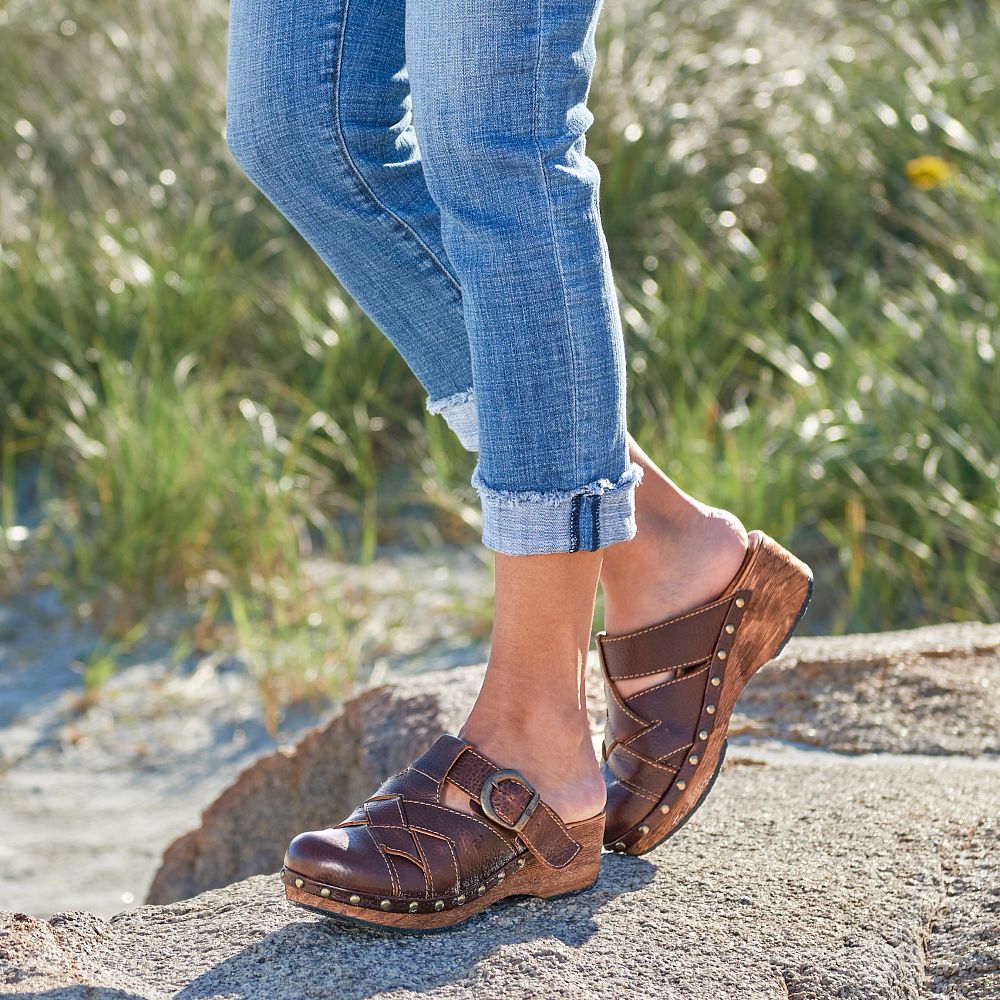 Born Amber Clogs Cinnamon Stick Product ID-CUsnZX20 Born Amber Clogs Cinnamon Stick Product ID-CUsnZX20